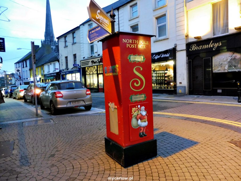 Éist Candlelight Walk: Giant post box for letters to Santa, Carlow Town